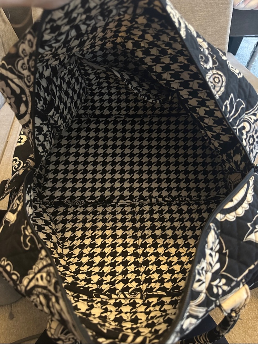 Vera Bradley weekender/carry on bag bundle - Picture 4 of 7